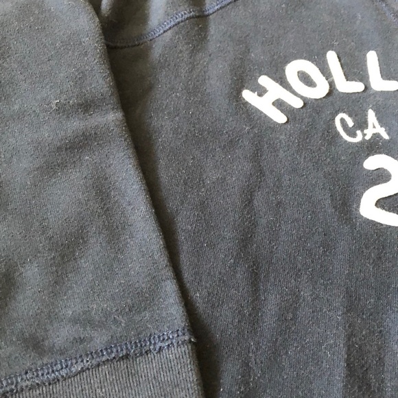 🐮2/$15 Hollister Mid Sleeve Sweatshirt - Picture 2 of 2